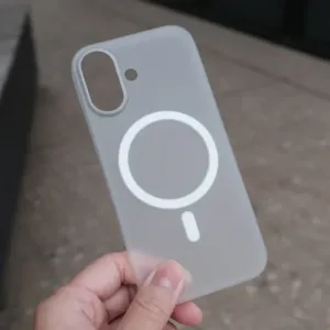 Bare Naked - لهاتف iPhone 17